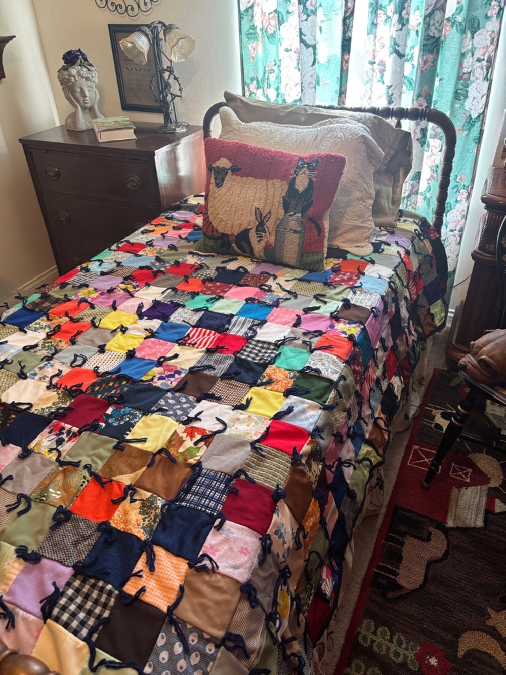 Vintage Multicolor Patchwork Rag Quilt - Cozy Cotton Bed Cover